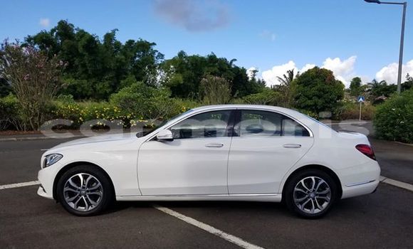 Buy Used Mercedes-Benz C–Class White Car in Port Louis in Port Louis District Buy Used Mercedes-Benz C–Class White Car in Port Louis in Port Louis District