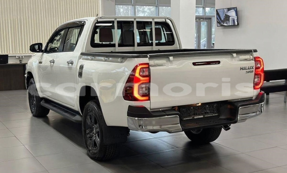 Buy New Toyota Hilux White Car in Port Louis in Port Louis District Buy New Toyota Hilux White Car in Port Louis in Port Louis District
