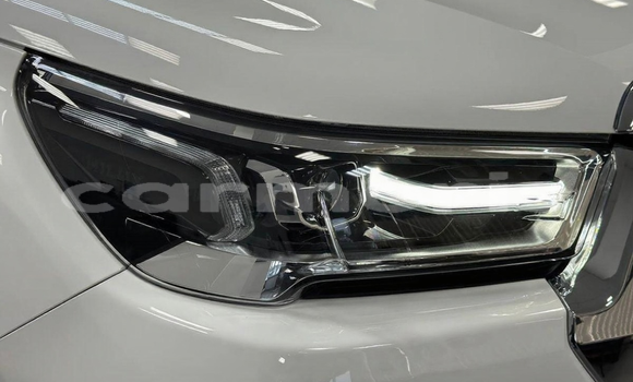 Buy New Toyota Hilux White Car in Port Louis in Port Louis District Buy New Toyota Hilux White Car in Port Louis in Port Louis District