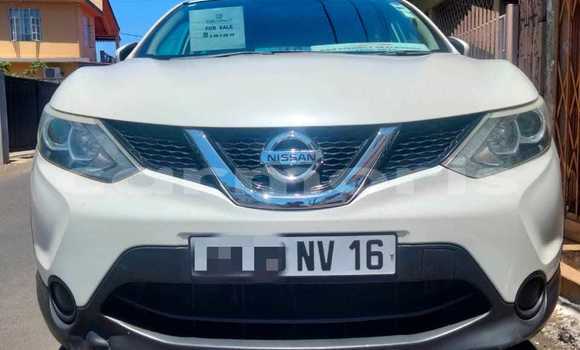 Buy Used Nissan Qashqai White Car in Quatre Bornes in Plaines Wilhems District Buy Used Nissan Qashqai White Car in Quatre Bornes in Plaines Wilhems District