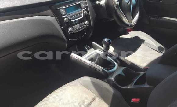 Buy Used Nissan Qashqai White Car in Quatre Bornes in Plaines Wilhems District Buy Used Nissan Qashqai White Car in Quatre Bornes in Plaines Wilhems District