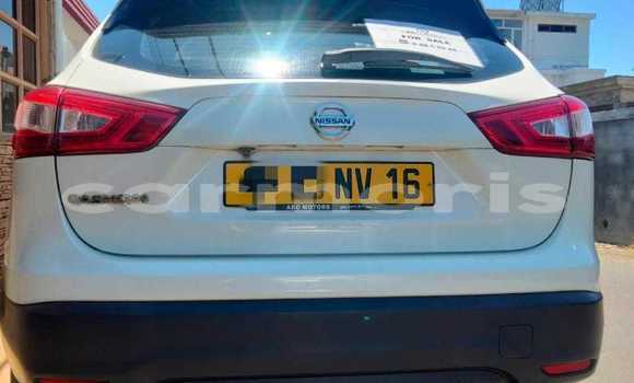 Buy Used Nissan Qashqai White Car in Quatre Bornes in Plaines Wilhems District Buy Used Nissan Qashqai White Car in Quatre Bornes in Plaines Wilhems District