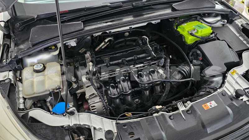 Big with watermark ford focus plaines wilhems district quatre bornes 7723