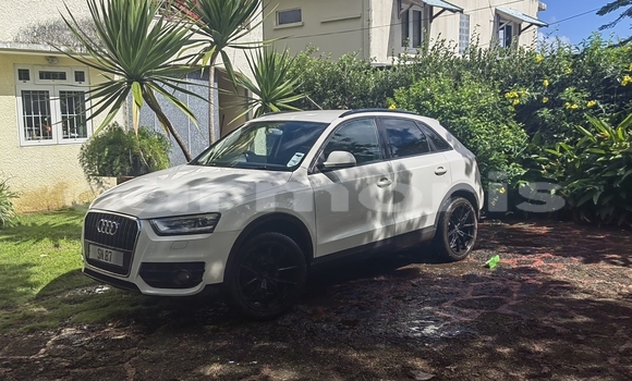 Buy Used Audi Q3 White Car in Centre de Flacq in Flacq District Buy Used Audi Q3 White Car in Centre de Flacq in Flacq District