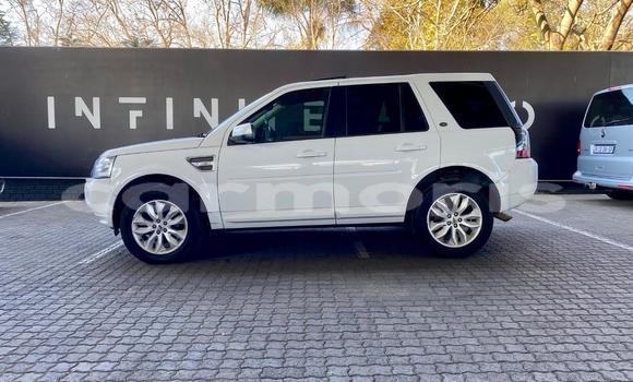 Buy Used Land Rover Freelander White Car in Port Louis in Port Louis District Buy Used Land Rover Freelander White Car in Port Louis in Port Louis District