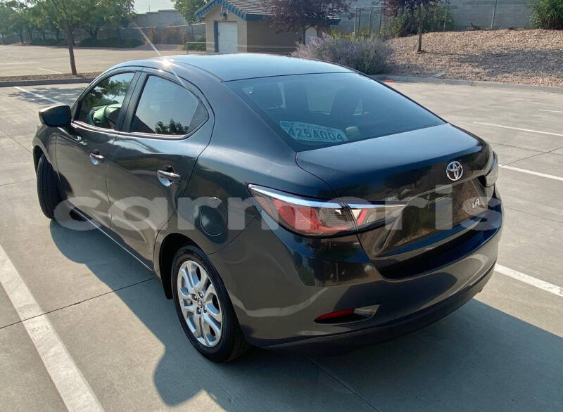 Big with watermark toyota yaris port louis district port louis 7766