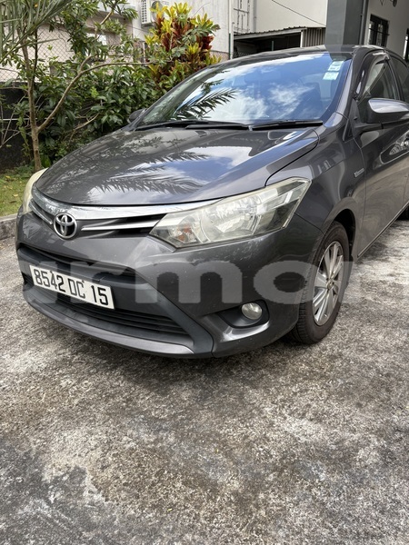 Big with watermark toyota yaris flacq saint julien 7775