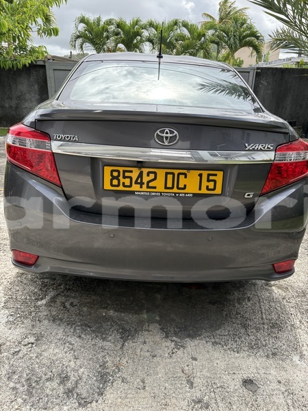 Big with watermark toyota yaris flacq saint julien 7775