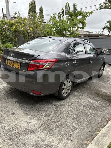 Big with watermark toyota yaris flacq saint julien 7775