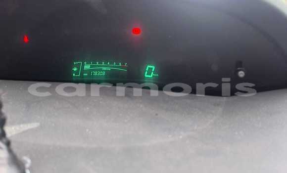 Buy Used Toyota Yaris Blue Car in Quatre Bornes in Plaines Wilhems District Buy Used Toyota Yaris Blue Car in Quatre Bornes in Plaines Wilhems District