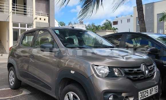Buy Used Renault KWID Silver Car in Rivière du Rempart in Rivière du Rempart District Buy Used Renault KWID Silver Car in Rivière du Rempart in Rivière du Rempart District