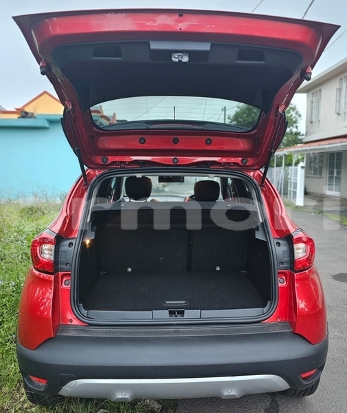 Big with watermark renault 15 plaines wilhems district curepipe 7784