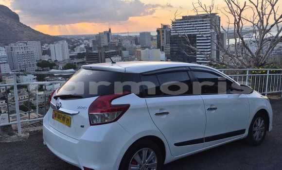 Buy Used Toyota Yaris White Car in Centre de Flacq in Flacq District Buy Used Toyota Yaris White Car in Centre de Flacq in Flacq District