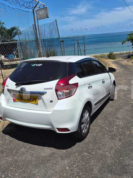 Big with watermark toyota yaris flacq district centre de flacq 7785