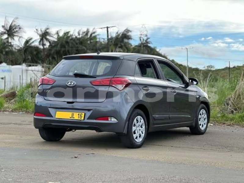 Big with watermark hyundai accent riviere du rempart district anse la raie 7796