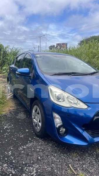 Big with watermark toyota aqua riviere du rempart district amaury 7816