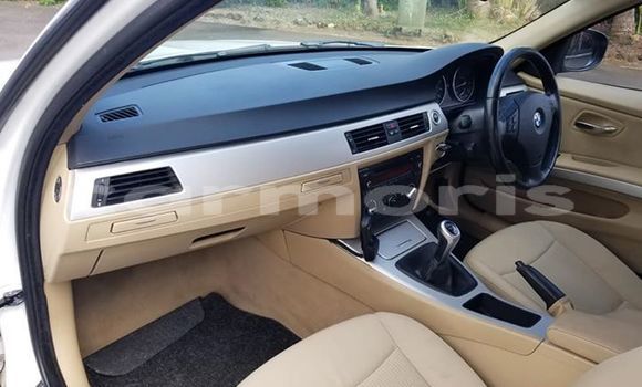 Buy Used BMW 3er White Car in Port Louis in Port Louis District Buy Used BMW 3er White Car in Port Louis in Port Louis District