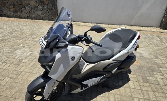 Buy Used Yamaha X-MAX White Bike in Grand Baie–Montagne Goyaves in Rodrigues