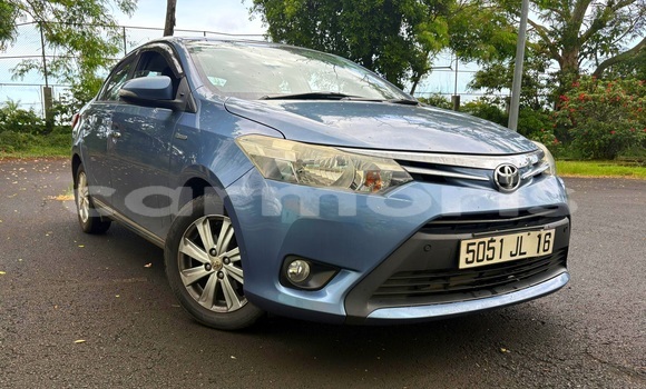 Acheter Occasion Voiture Toyota Yaris Bleu à Congomah, Pamplempousses