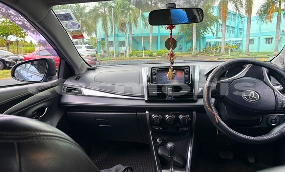 Buy Used Toyota Yaris Blue Car in Congomah in Pamplempousses Buy Used Toyota Yaris Blue Car in Congomah in Pamplempousses