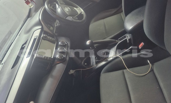 Buy Used Toyota RAV4 Silver Car in Amitié–Gokhoola in Rivière du Rempart District Buy Used Toyota RAV4 Silver Car in Amitié–Gokhoola in Rivière du Rempart District