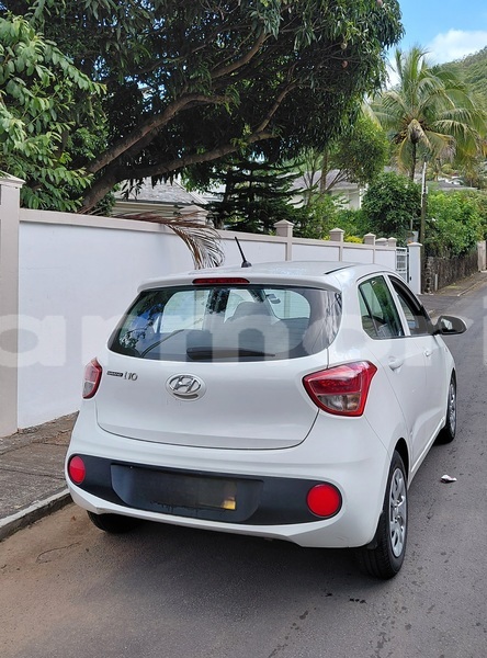 Big with watermark hyundai i10 plaines wilhems district quatre bornes 7830