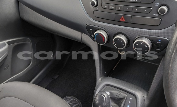 Buy Used Hyundai i10 White Car in Quatre Bornes in Plaines Wilhems District Buy Used Hyundai i10 White Car in Quatre Bornes in Plaines Wilhems District