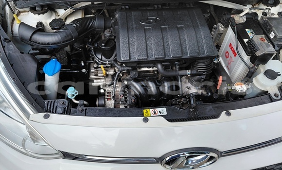 Buy Used Hyundai i10 White Car in Quatre Bornes in Plaines Wilhems District Buy Used Hyundai i10 White Car in Quatre Bornes in Plaines Wilhems District