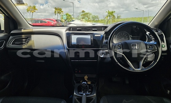 Buy Used Honda Grace White Car in Centre de Flacq in Flacq District Buy Used Honda Grace White Car in Centre de Flacq in Flacq District