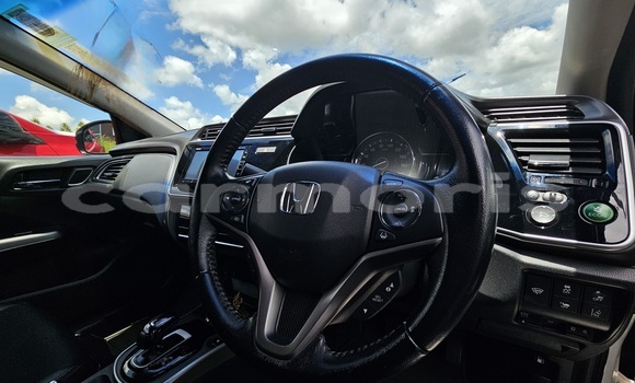 Buy Used Honda Grace White Car in Centre de Flacq in Flacq District Buy Used Honda Grace White Car in Centre de Flacq in Flacq District