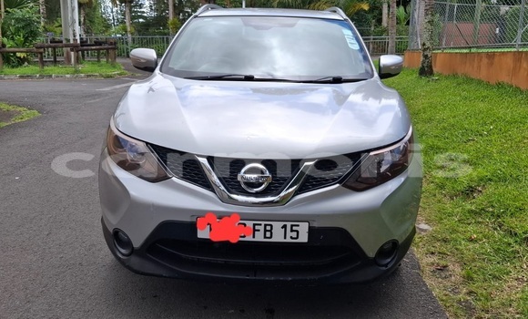 Buy Used Nissan Qashqai Silver Car in Vacoas–Phoenix in Plaines Wilhems District