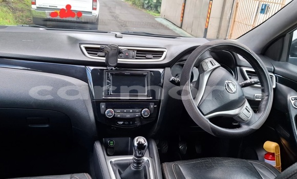 Buy Used Nissan Qashqai Silver Car in Vacoas–Phoenix in Plaines Wilhems District Buy Used Nissan Qashqai Silver Car in Vacoas–Phoenix in Plaines Wilhems District