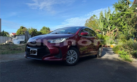 Buy Used Toyota Yaris Red Car in Beau Bassin–Rose Hill in Plaines Wilhems District