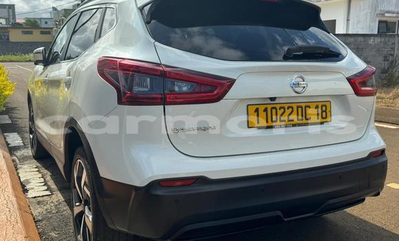 Buy Used Nissan Qashqai White Car in Curepipe in Plaines Wilhems District Buy Used Nissan Qashqai White Car in Curepipe in Plaines Wilhems District