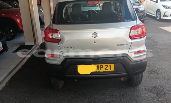 Buy Used Suzuki Ignis Silver Car in Curepipe in Plaines Wilhems District Buy Used Suzuki Ignis Silver Car in Curepipe in Plaines Wilhems District