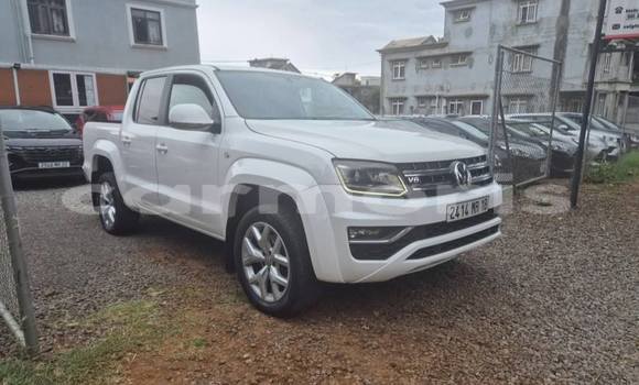 Buy Used Volkswagen Amarok White Car in Arsenal in Pamplemousses District Buy Used Volkswagen Amarok White Car in Arsenal in Pamplemousses District
