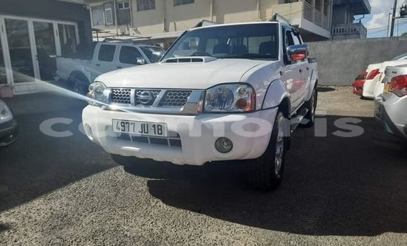 Buy Used Nissan NP 300 White Car in Amaury in Rivière du Rempart District Buy Used Nissan NP 300 White Car in Amaury in Rivière du Rempart District