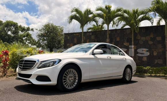 Buy Used Mercedes-Benz C–Class White Car in Amaury in Rivière du Rempart District Buy Used Mercedes-Benz C–Class White Car in Amaury in Rivière du Rempart District