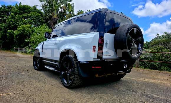 Buy Used Land Rover Defender White Car in Arsenal in Pamplemousses District Buy Used Land Rover Defender White Car in Arsenal in Pamplemousses District