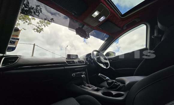 Buy Used Mazda 3 White Car in Baie du Tombeau in Pamplemousses District Buy Used Mazda 3 White Car in Baie du Tombeau in Pamplemousses District