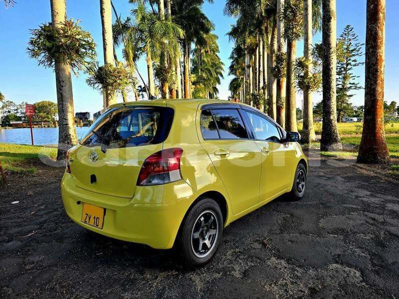 Big with watermark toyota vitz rodrigues baie malgache 7896