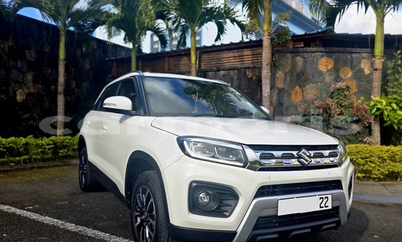 Buy Used Suzuki Baleno White Car in Baie du Cap in Savanne District Buy Used Suzuki Baleno White Car in Baie du Cap in Savanne District