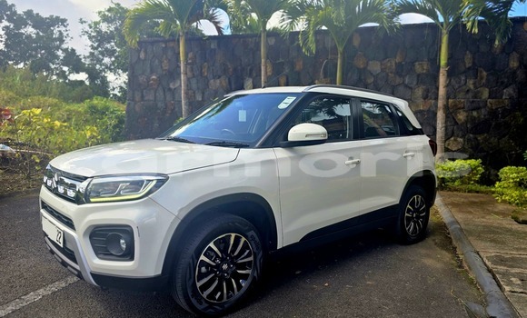 Buy Used Suzuki Baleno White Car in Baie du Cap in Savanne District Buy Used Suzuki Baleno White Car in Baie du Cap in Savanne District