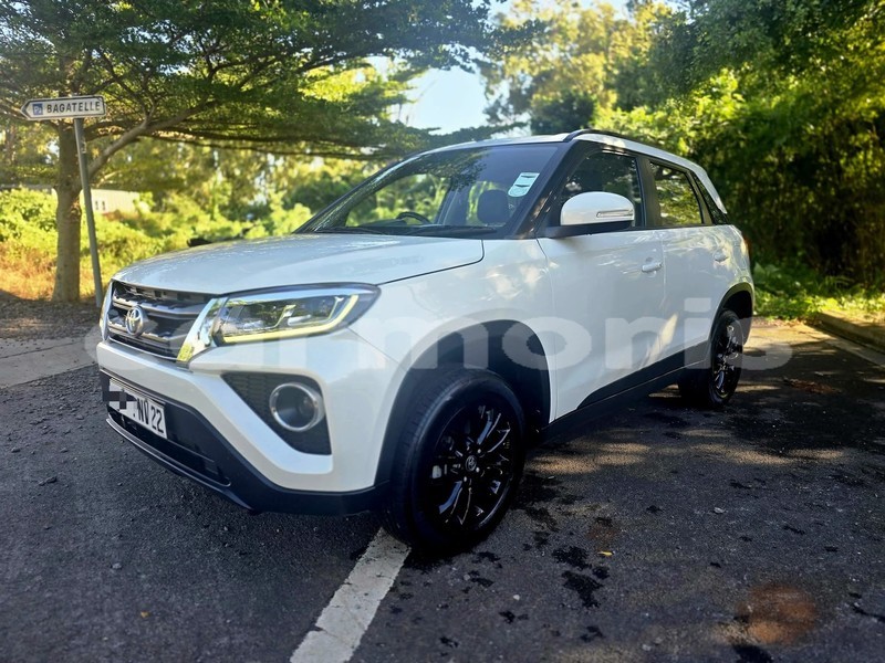 Big with watermark toyota urban cruiser rodrigues baie malgache 7907