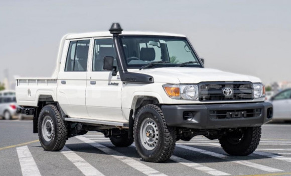 Buy Used Toyota Land Cruiser White Car in Baie du Cap in Savanne District Buy Used Toyota Land Cruiser White Car in Baie du Cap in Savanne District