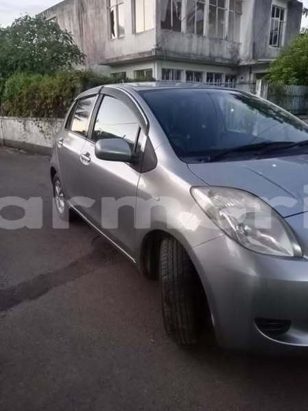 Big with watermark toyota vitz riviere du rempart district amaury 7919