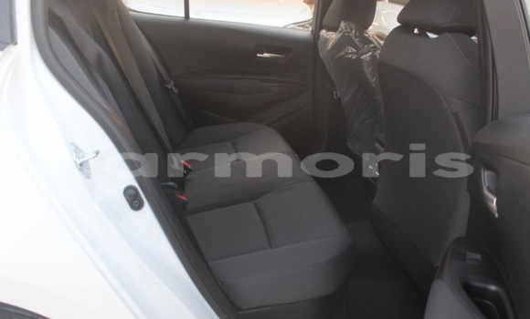 Buy Used Toyota Corolla White Car in Chamouny in Savanne Buy Used Toyota Corolla White Car in Chamouny in Savanne