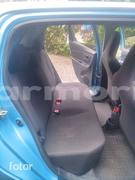 Big with watermark toyota vitz flacq sebastopol 7933