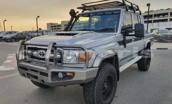 Buy Used Toyota Land Cruiser Silver Car in D'Epinay in Pamplempousses