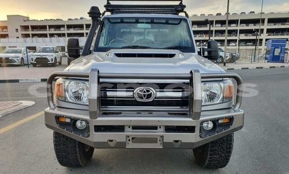 Buy Used Toyota Land Cruiser Silver Car in D'Epinay in Pamplempousses Buy Used Toyota Land Cruiser Silver Car in D'Epinay in Pamplempousses